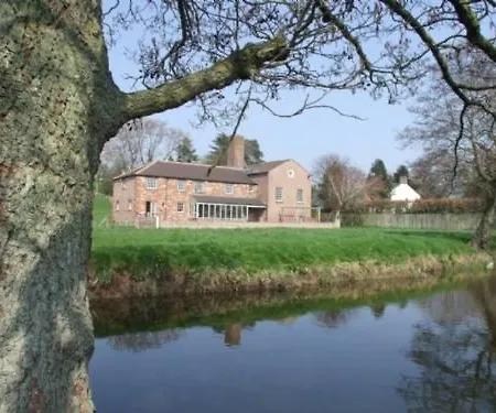 Carleton Mill Holiday home